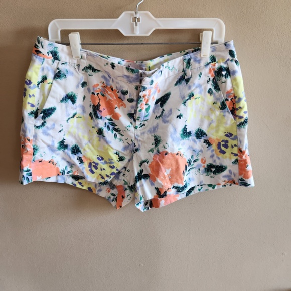 GAP Floral Shorts Sz 10 - Picture 4 of 5